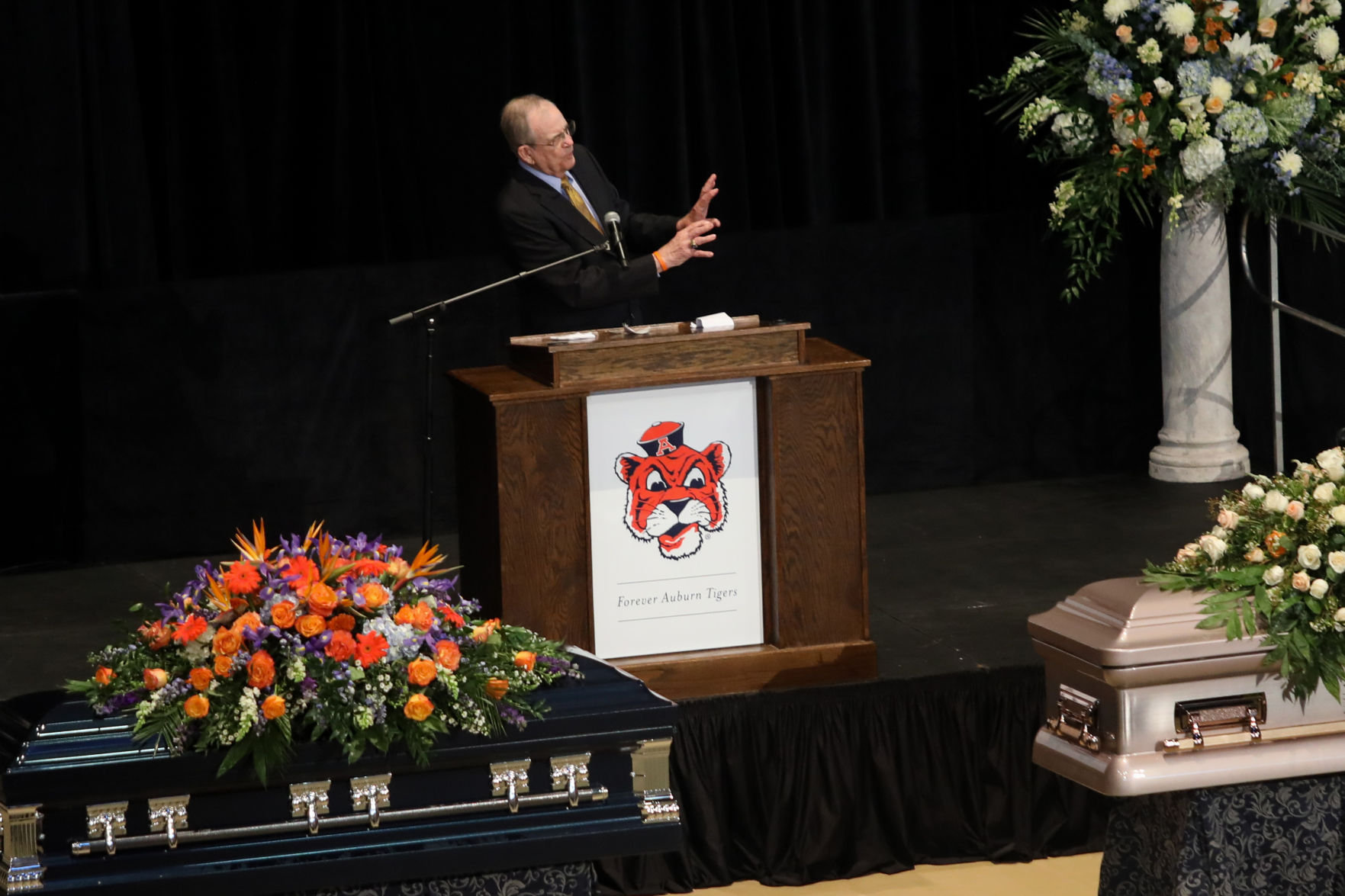 A community remembers Rod and Paula Bramblett at their memorial service